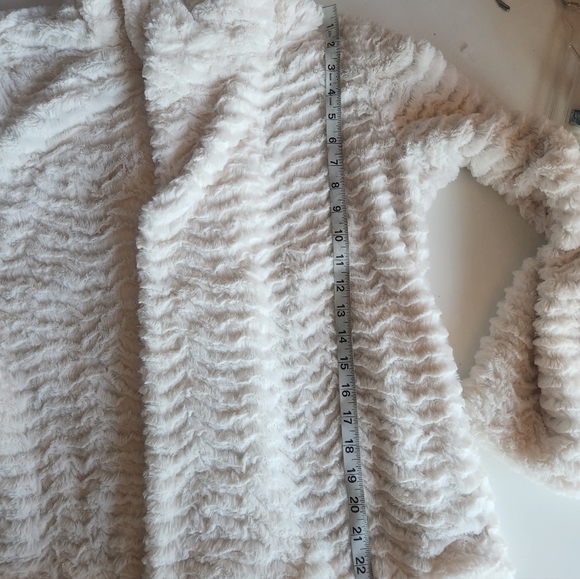 Patagonia Cream Fuzzy Fleece Jacket | Fits Women’s Small - Picture 8 of 9